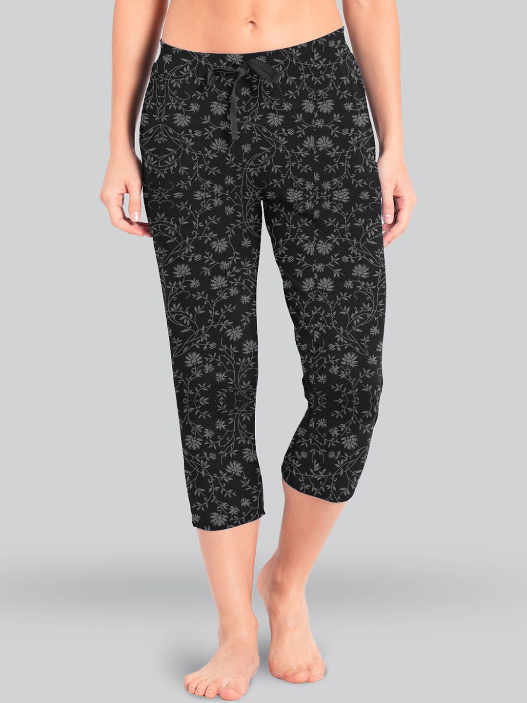 

LYRA Women Printed Pure Cotton Mid-Rise Capris, Charcoal