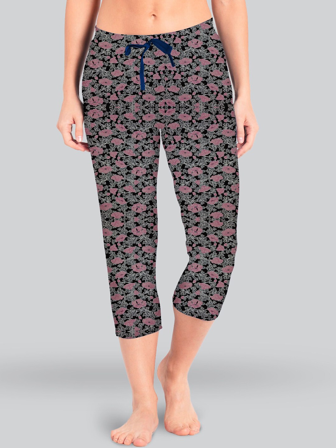 

LYRA Women Floral Printed Pure Cotton Capris, Black