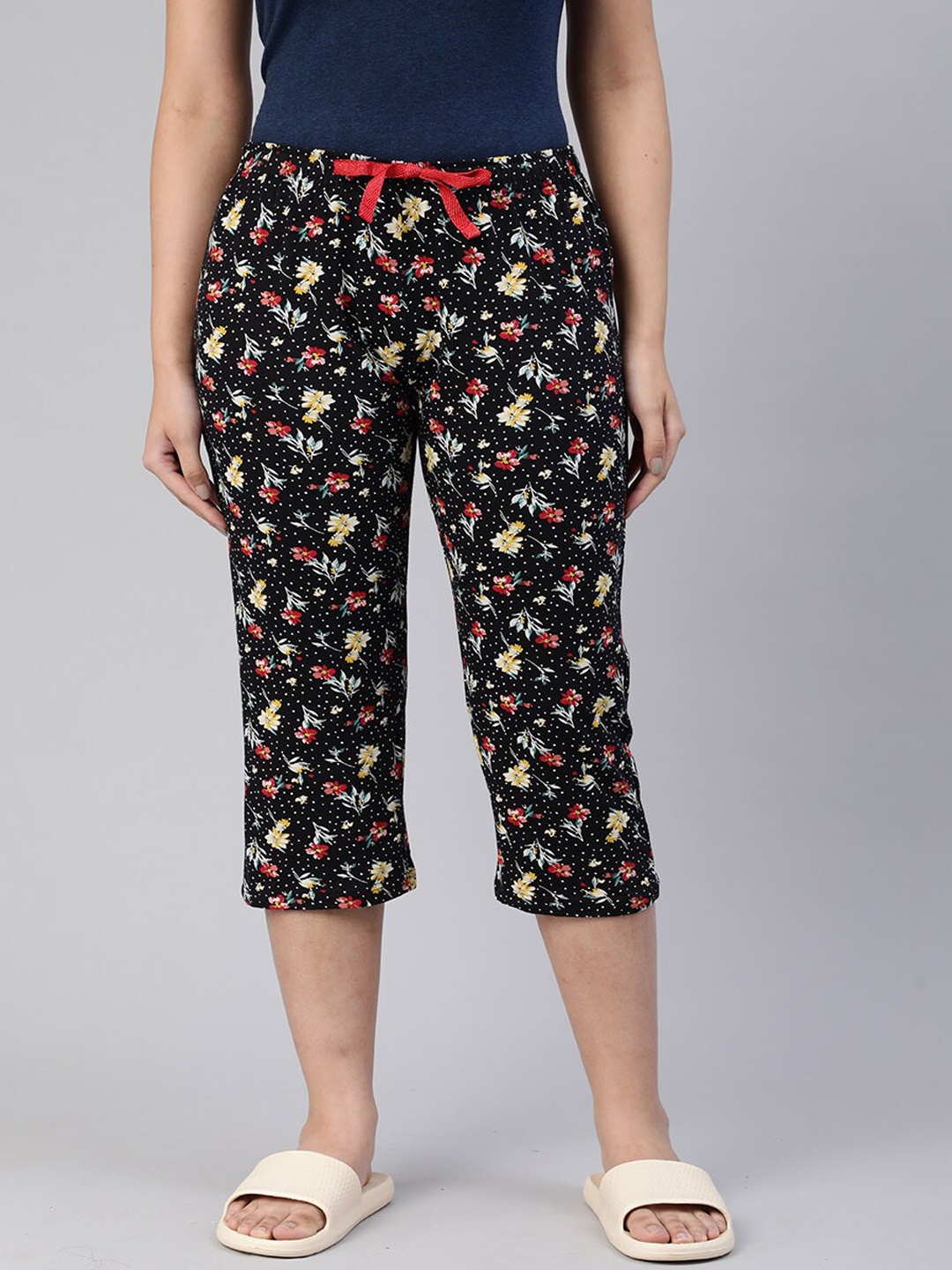 

LYRA Women Printed Cotton Lounge Capris, Black
