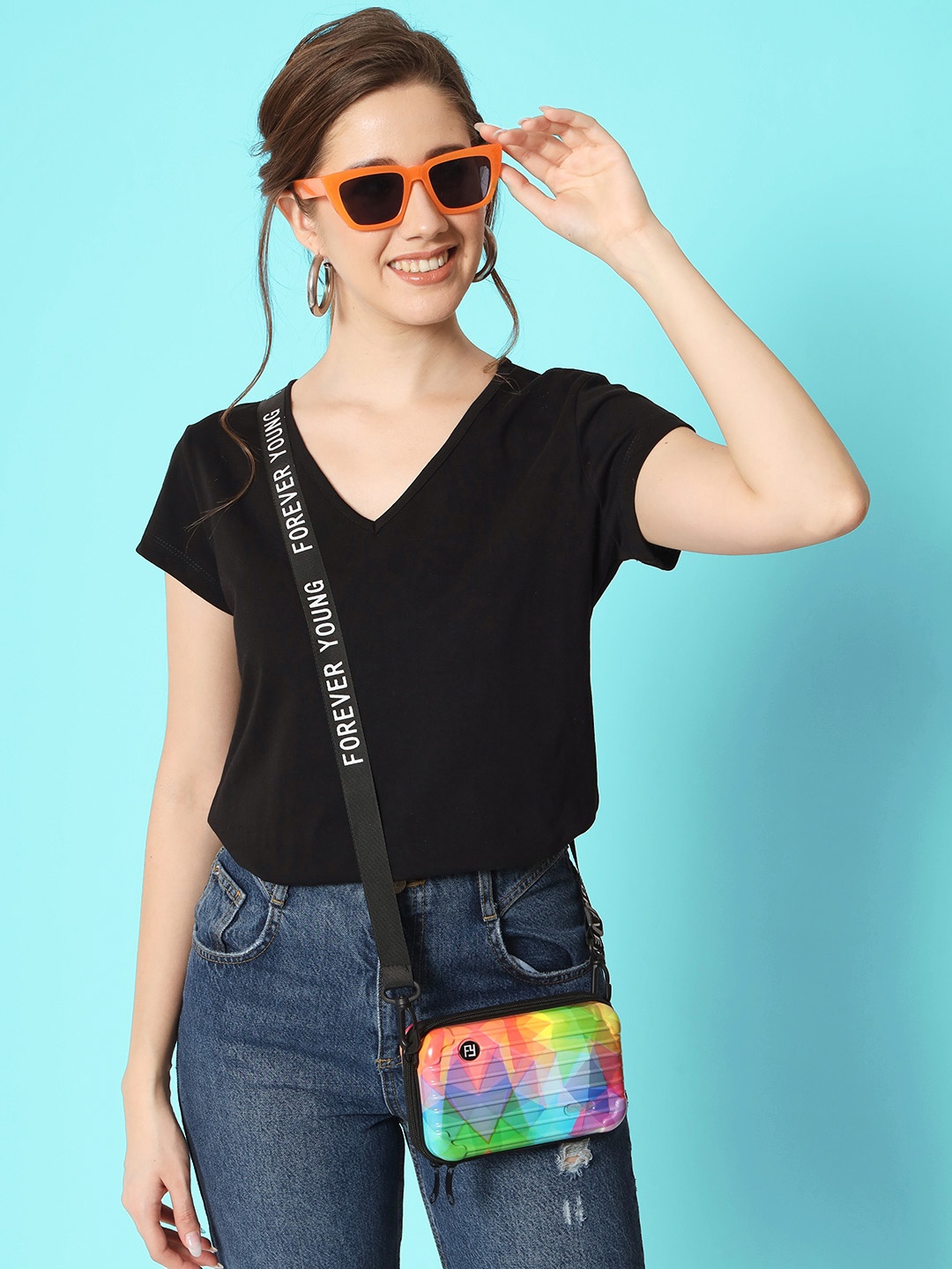 

CHARMGAL Women V-Neck Short Sleeves Loose T-shirt, Black