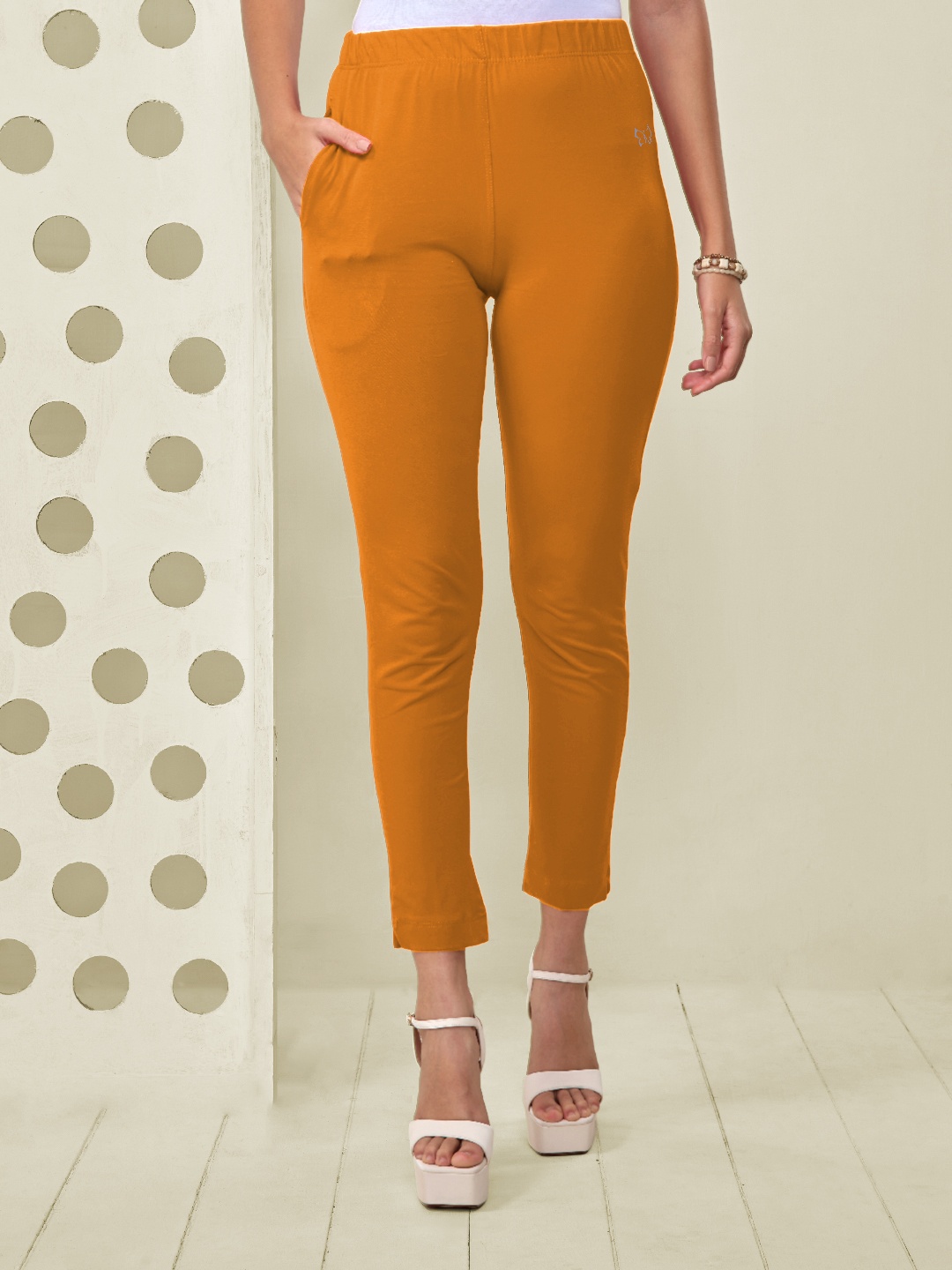 

LYRA Original Women Mid Rise Plain Knitted Cotton Cropped Trousers, Orange