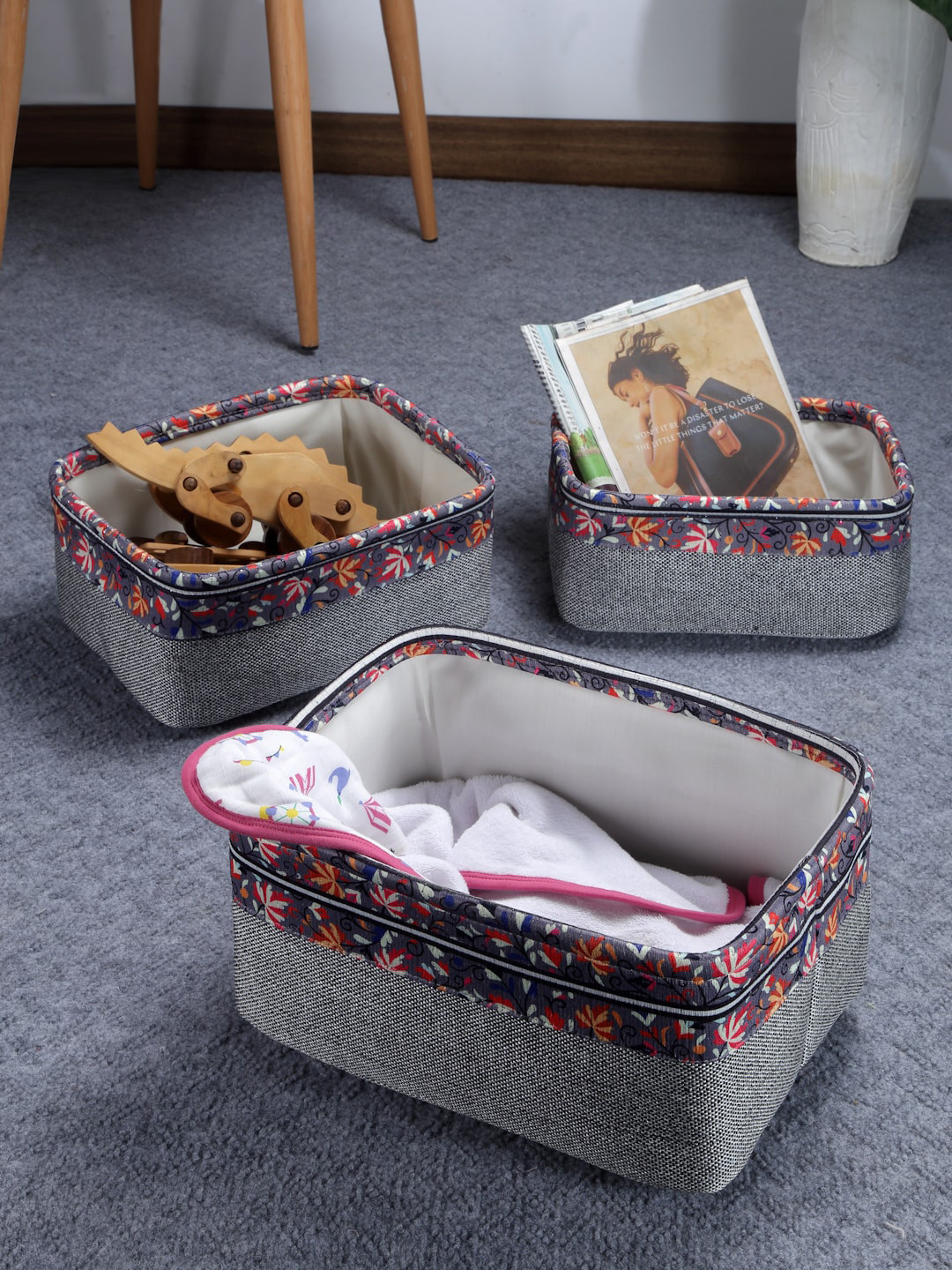 

FABINALIV Grey & Red 3 Pieces Floral Printed Multi Purpose Organisers