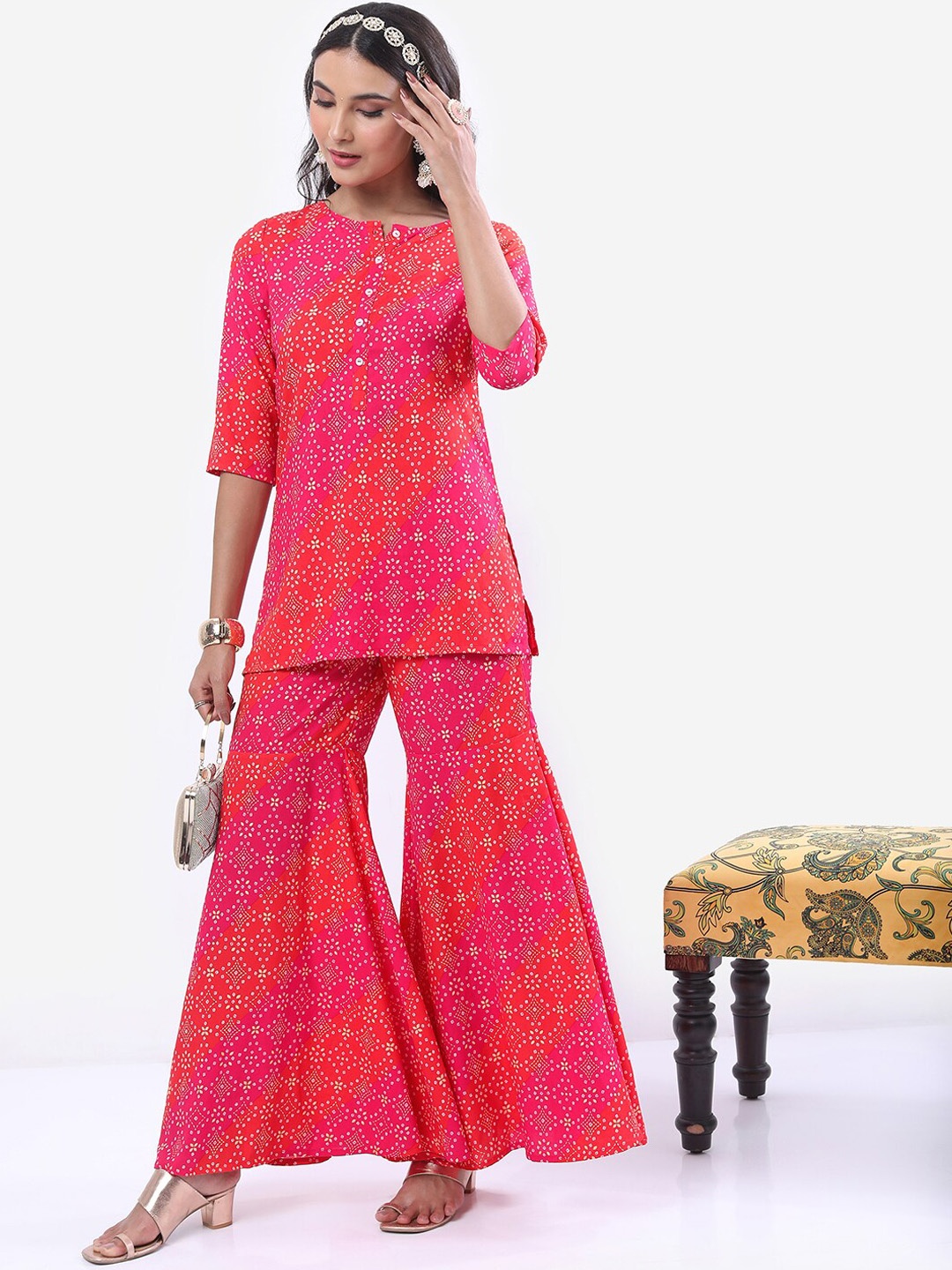 

Vishudh Women Pink Kurta With Sharara