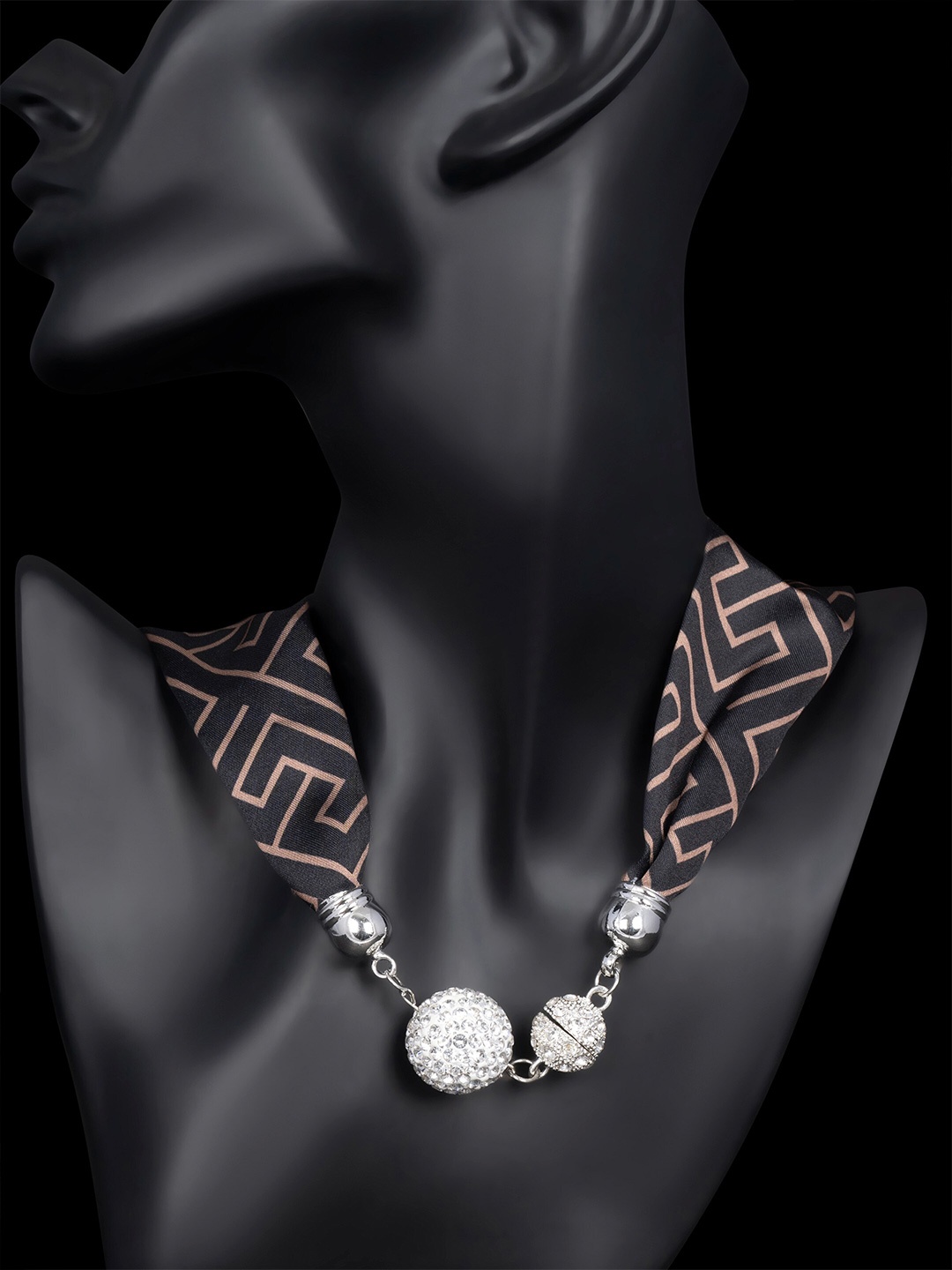 

NOTEQUAL Mulberry Silk Scarf Necklace, Black