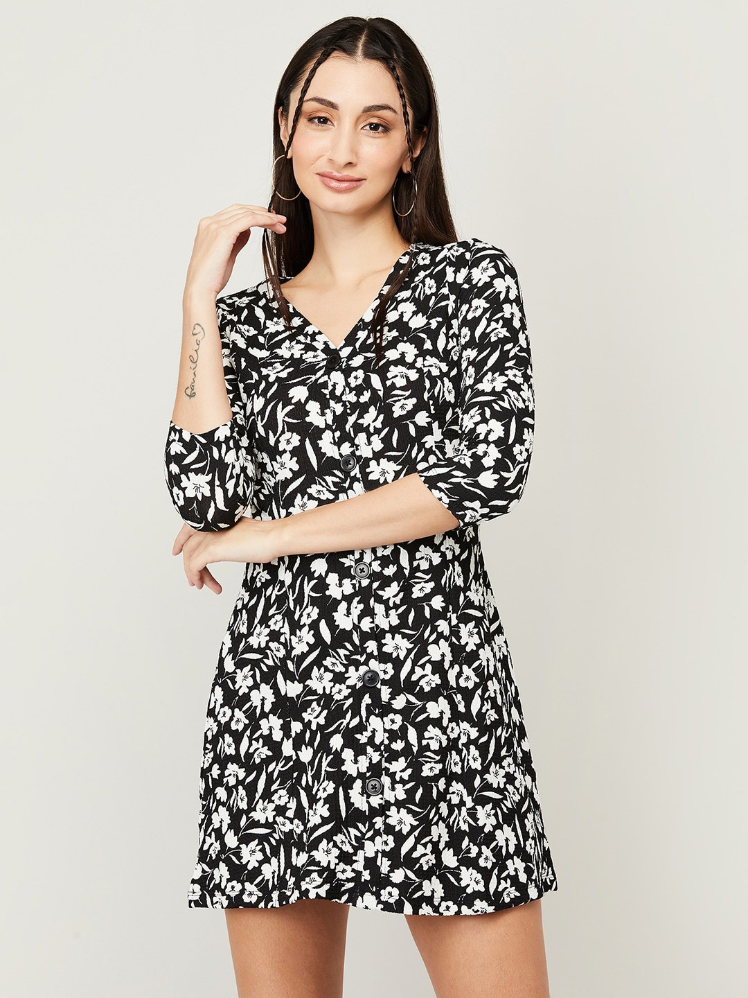 

Ginger by Lifestyle V-Neck Floral Printed Mini A-Line Dress, Black