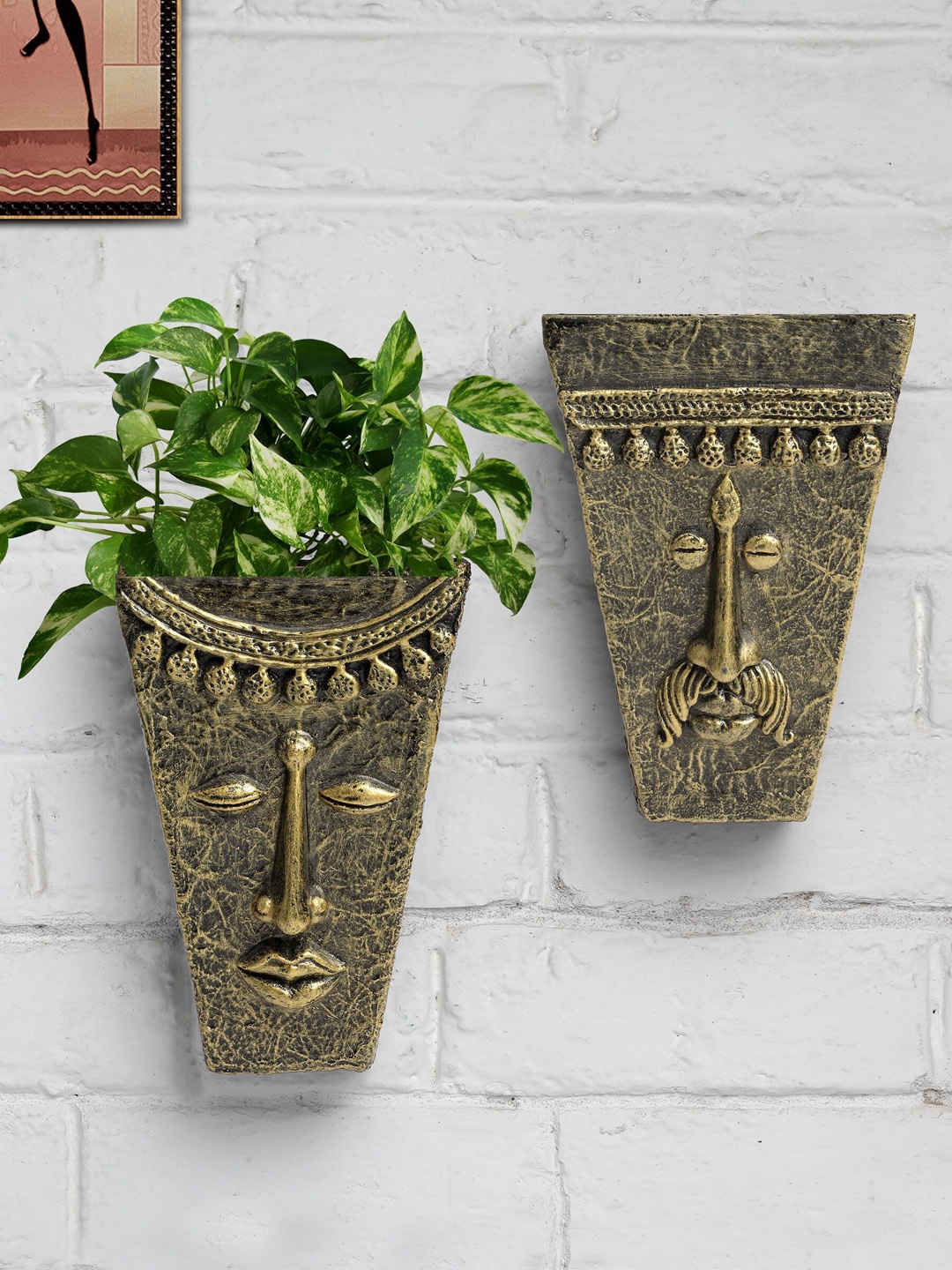 

Stylespace by Isha Metallic 2 Pieces Face Shaped Fiber Wall Planters