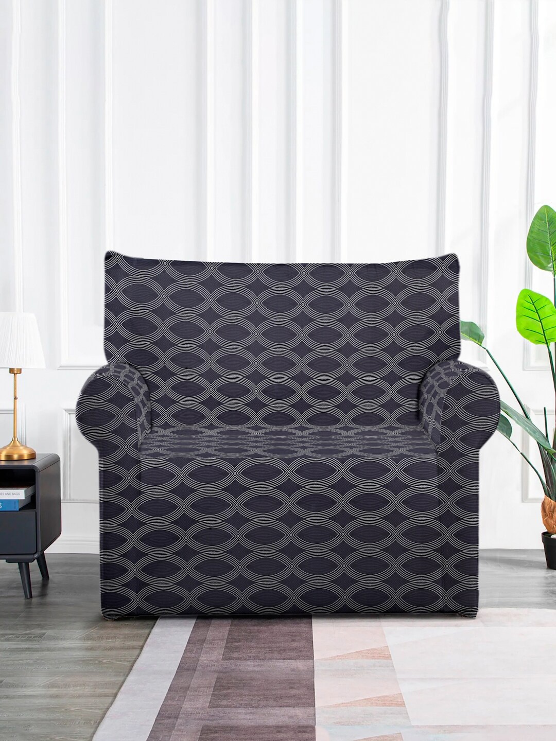 

MULTITEX Black & White Geometric Printed Elasticated 1-Seater Sofa Cover