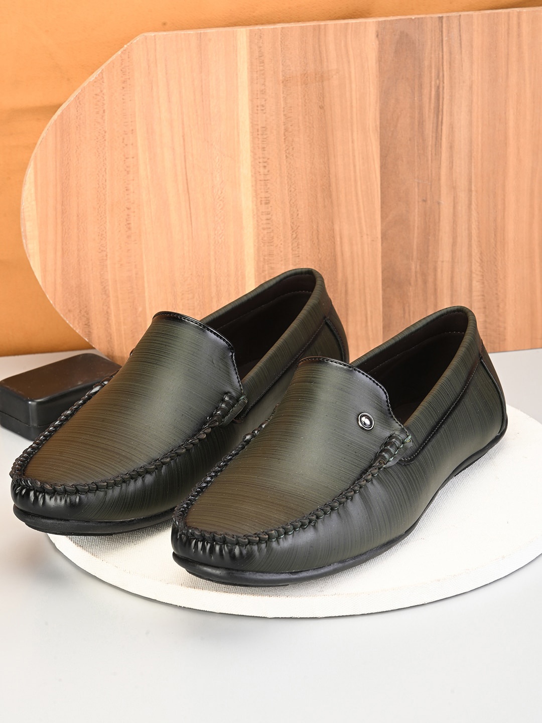 

Mast & Harbour Men Olive Green Lightweight Loafers