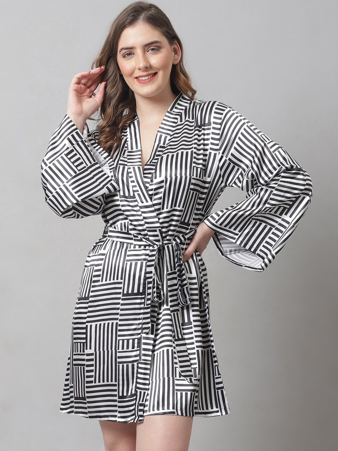 

Claura Black & White Printed Satin Robe