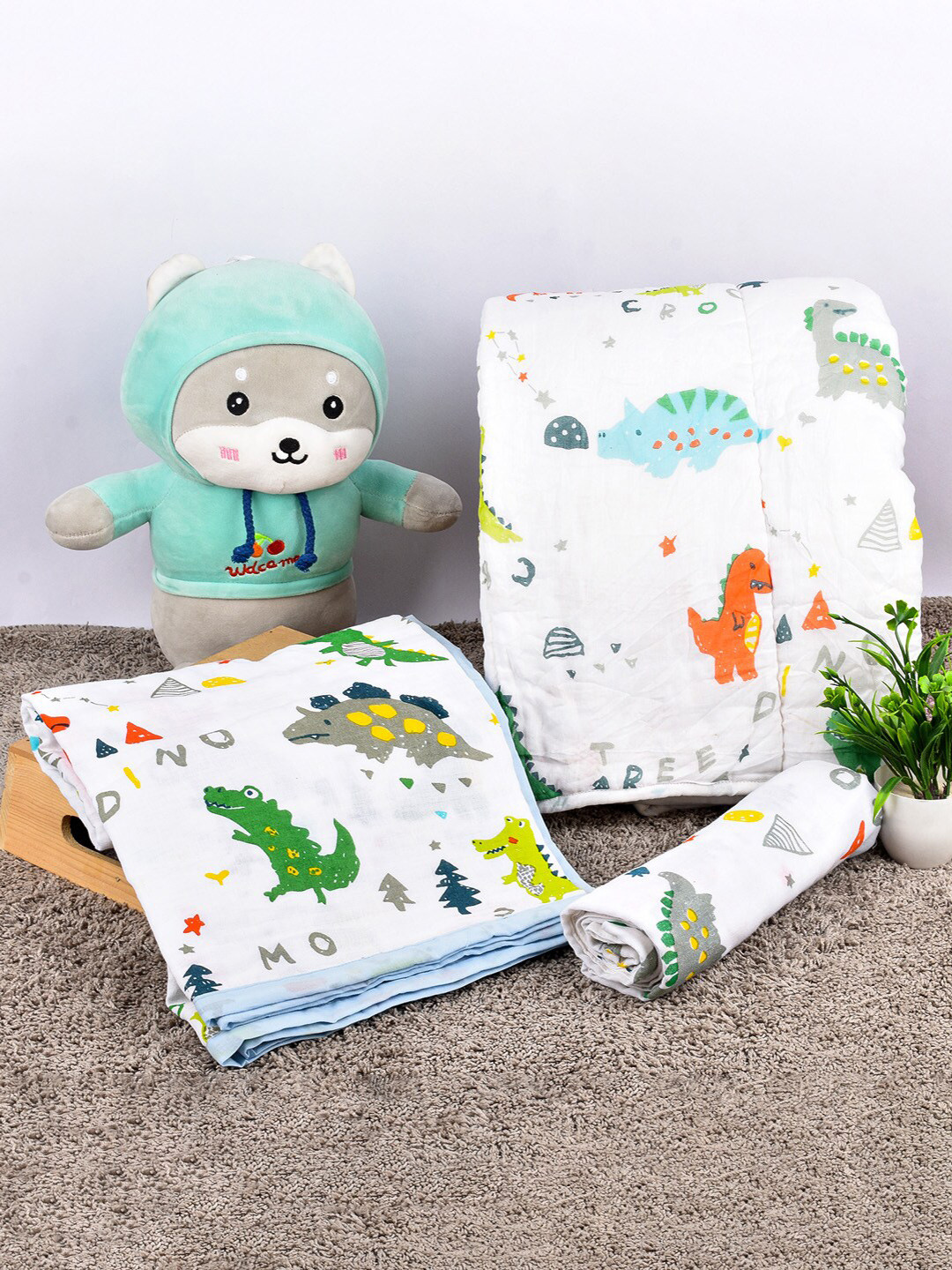 

Moms Home Kids White & Green 3 Pieces Organic Cotton Baby Bedding Set