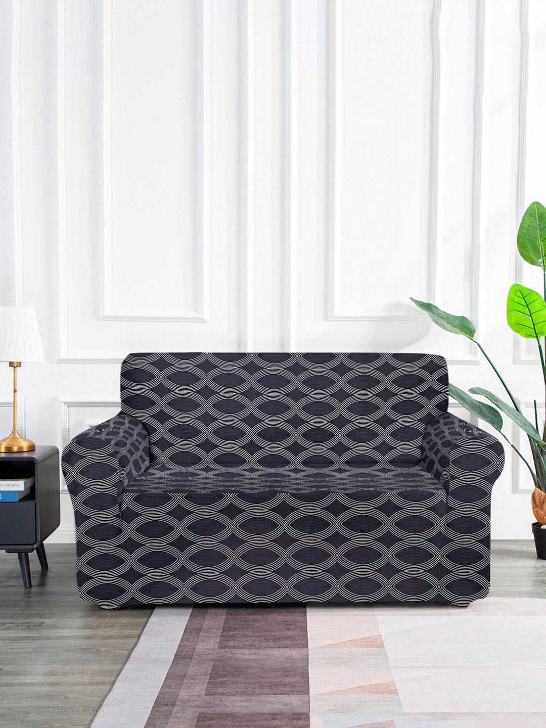 

MULTITEX Black & White Geometric Printed Elasticated 2-Seater Sofa Cover