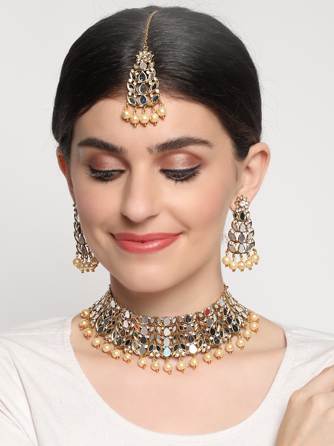 

Anouk Gold-Toned & White Gold-Plated Stone-Studded & Beaded Jewellery Set