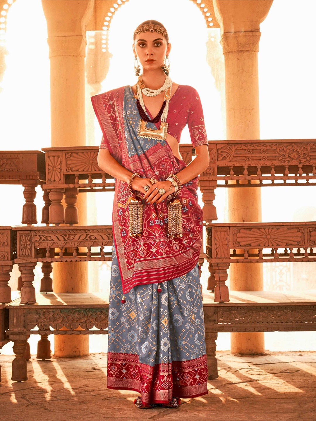 

Mitera Ethnic Motifs Silk Blend Patola Saree With Blouse Piece, Grey