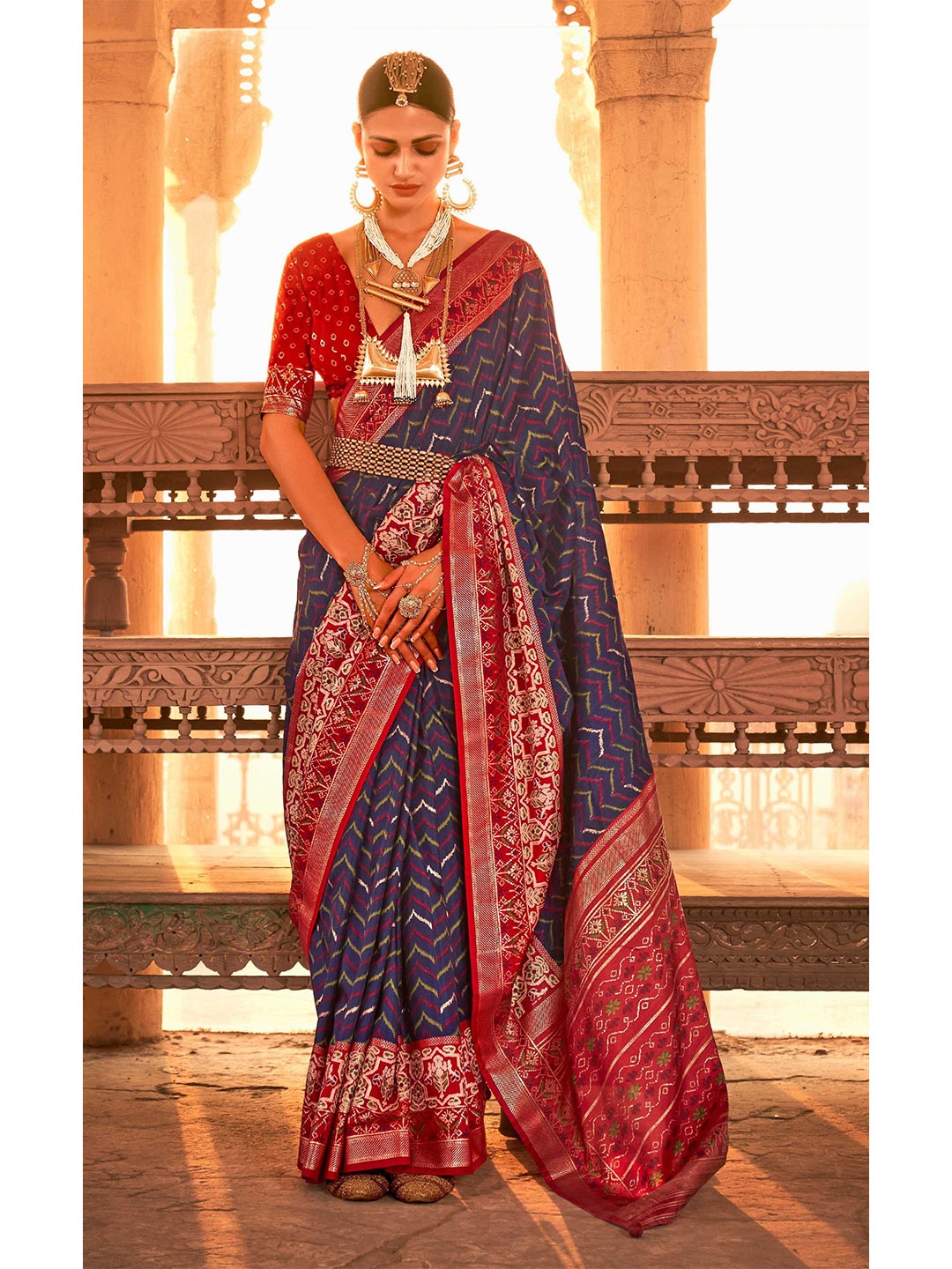 

Mitera Ethnic Motif Silk Blend Patola Saree With Blouse Piece, Navy blue