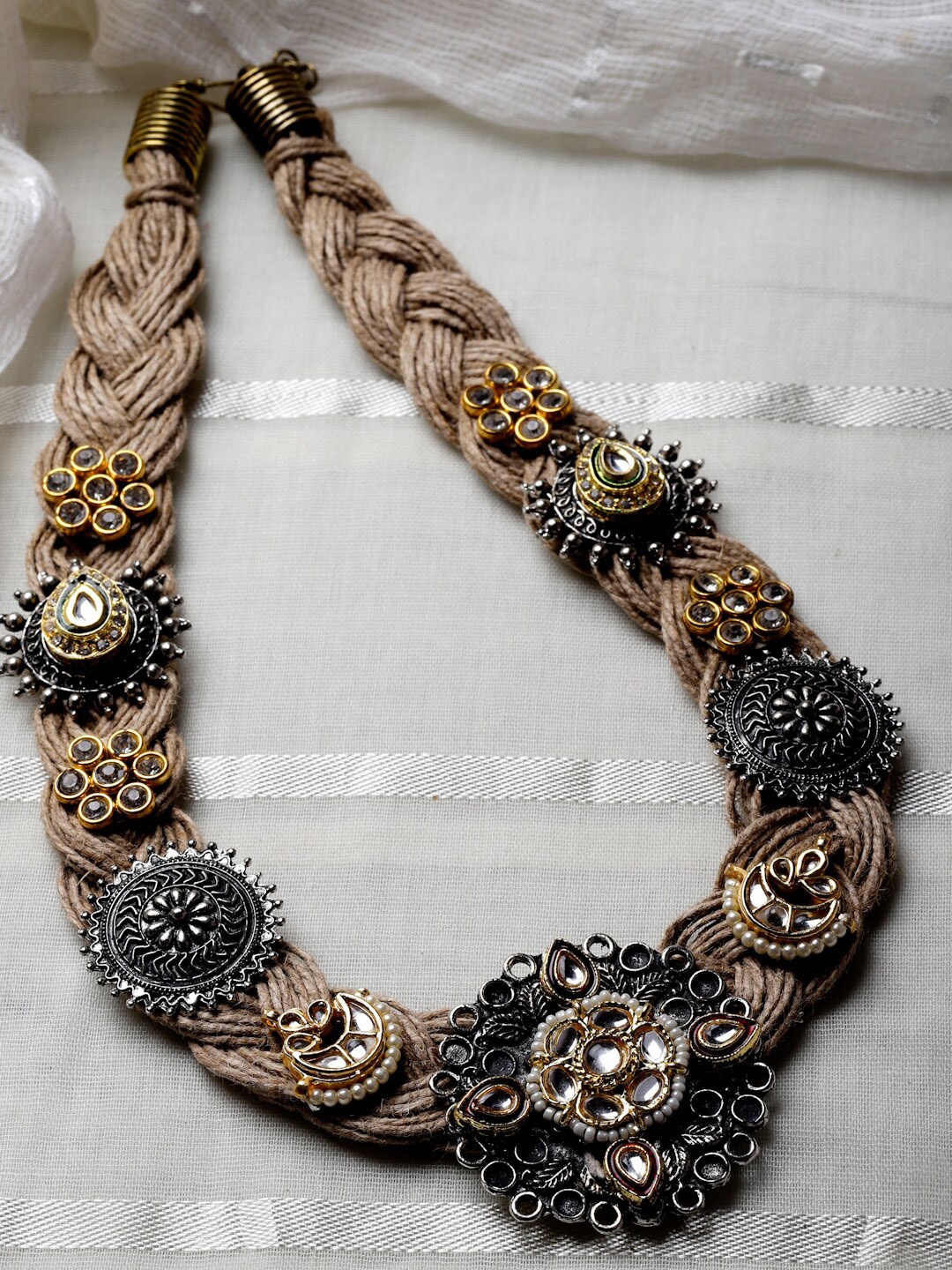 

Moedbuille Silver-Plated Oxidised Kundan Studded Necklace
