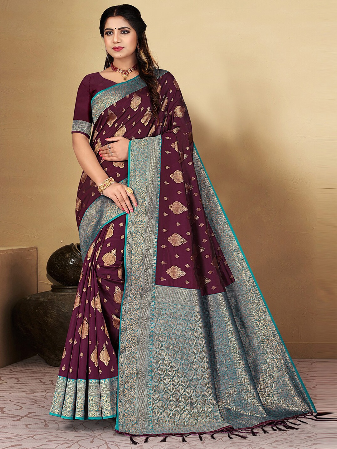 

Pisara Ethnic Motifs Woven Design Zari Silk Cotton Banarasi Saree, Magenta