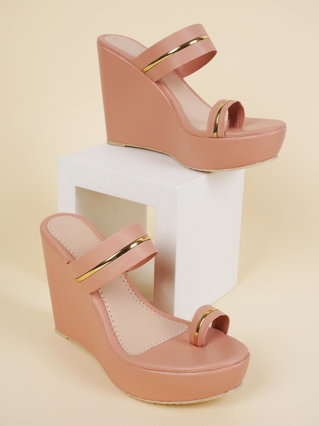 

SAPATOS One Toe Wedge Heels, Peach