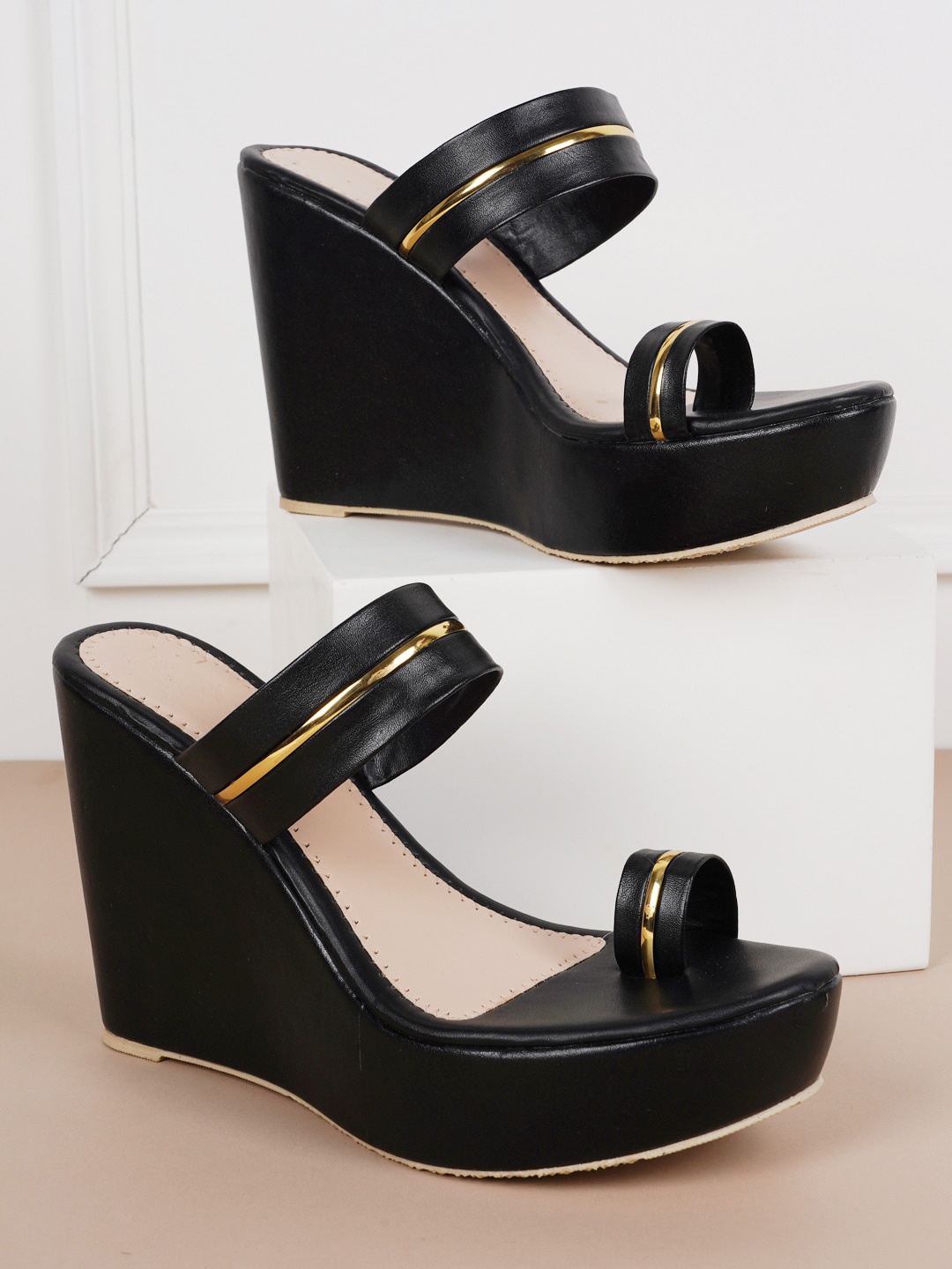

SAPATOS One Toe Wedge Heels, Black