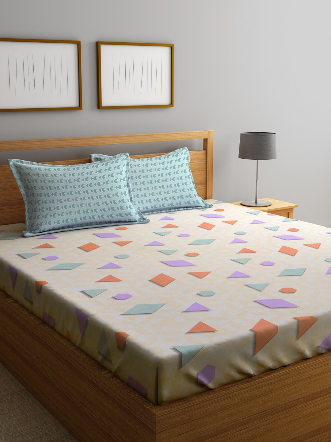 

KLOTTHE Book Fold Peach Coloured & Blue Geometric 300TC King Bedsheet & 2 Pillow Covers