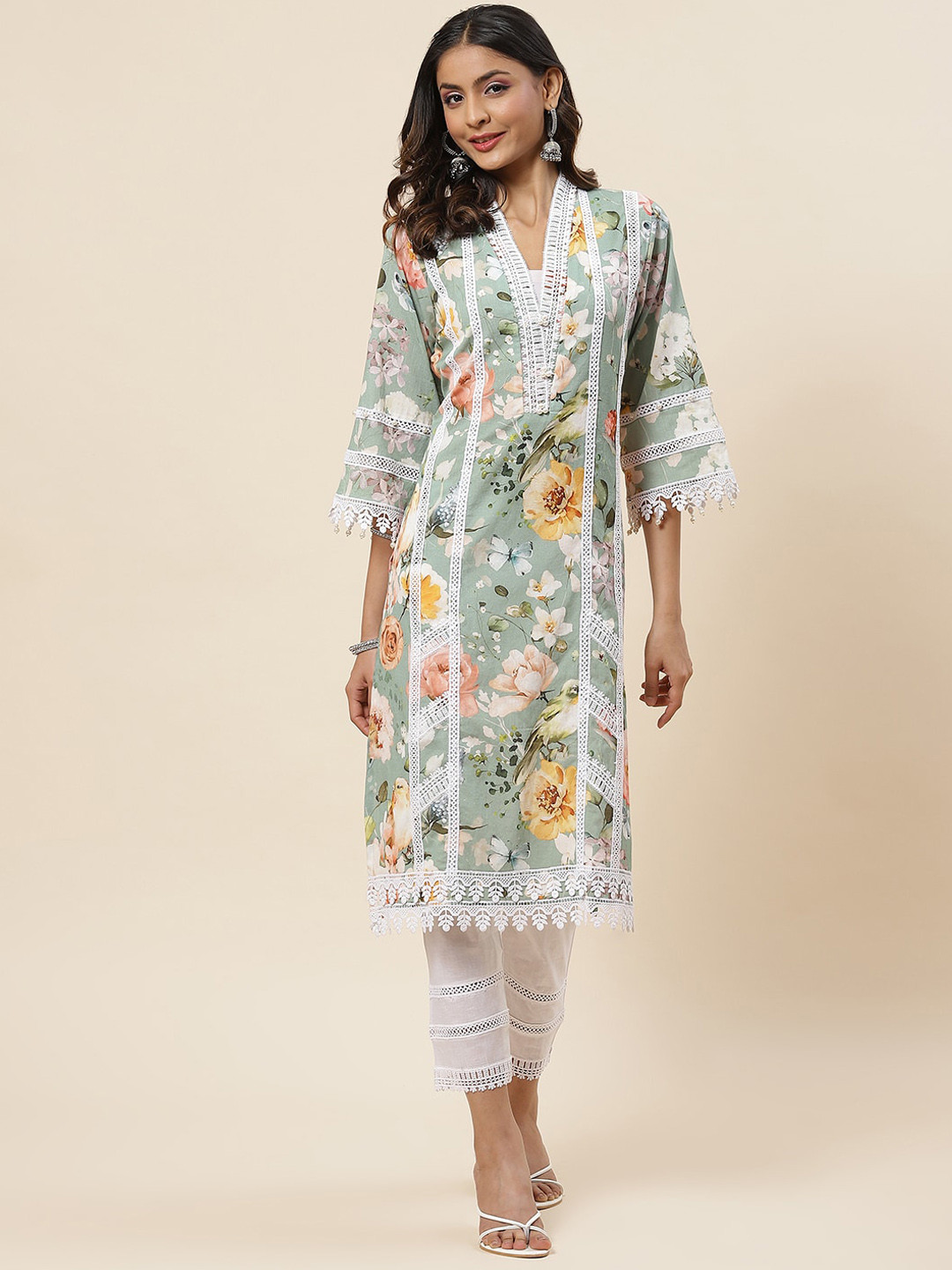 

Meena Bazaar Lace Work Floral Printed Beads Detail Kurta with Trousers, Green