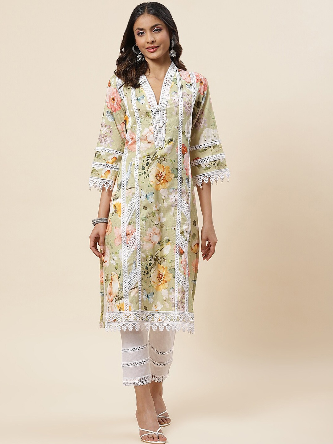 

Meena Bazaar Lace Bead Work Floral Printed Kurta with Trousers, Green