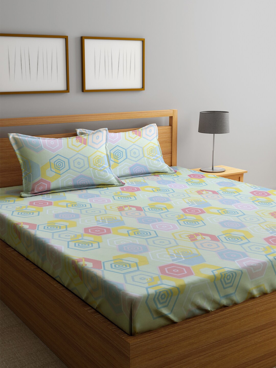 

KLOTTHE Sea Green & Yellow Printed 300TC Fitted Double King Bedsheet With 2 Pillow Covers