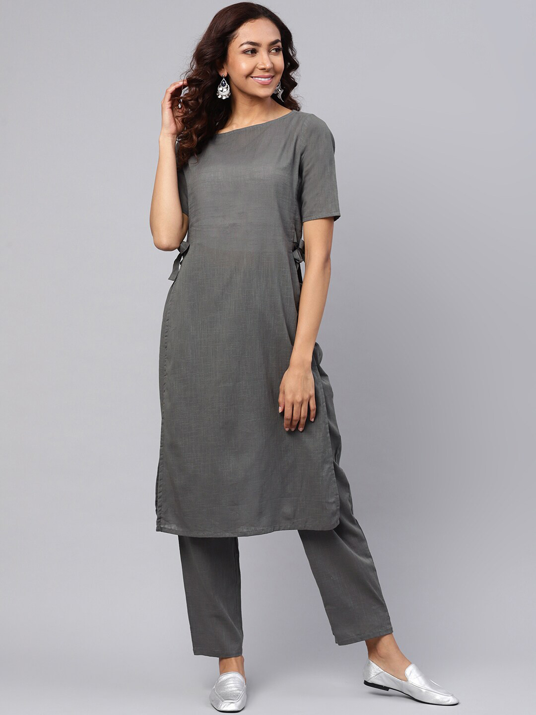 

Idalia Boat Neck High Slit Kurta with Trousers, Grey