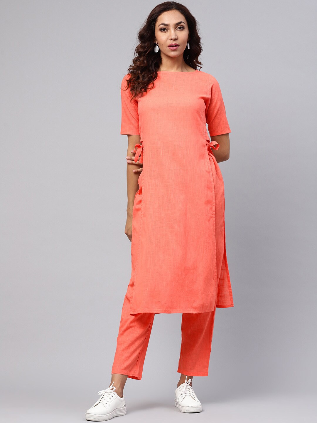 

Idalia Boat Neck Straight Jute Cotton Kurta with Trousers, Peach