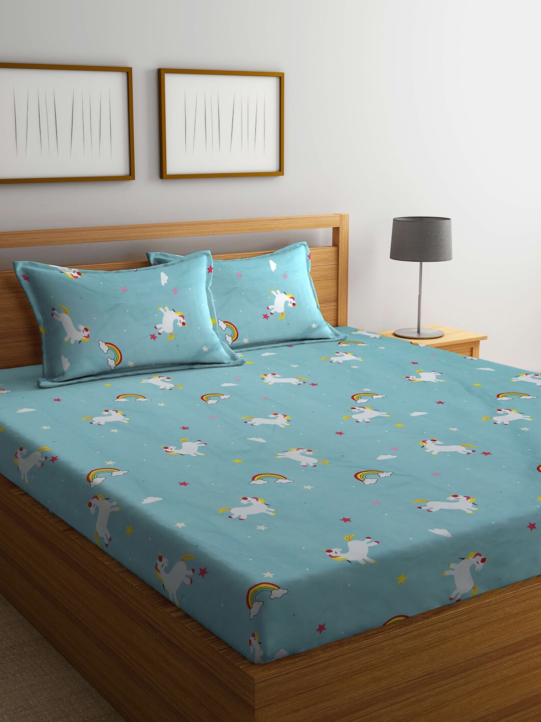 

KLOTTHE Blue & White Printed 300 TC King Bedsheet With 2 Pillow Covers