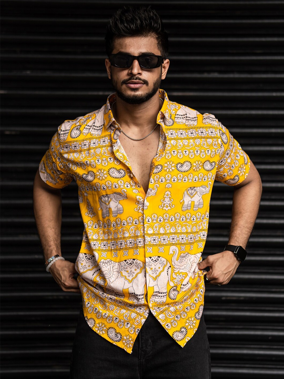 

Powerlook India Slim Ethnic Motifs Printed Knitted Casual Shirt, Mustard