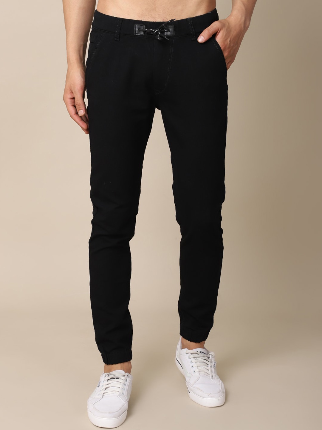 

Metronaut Men Jogger Mid-Rise Stretchable Jeans, Black