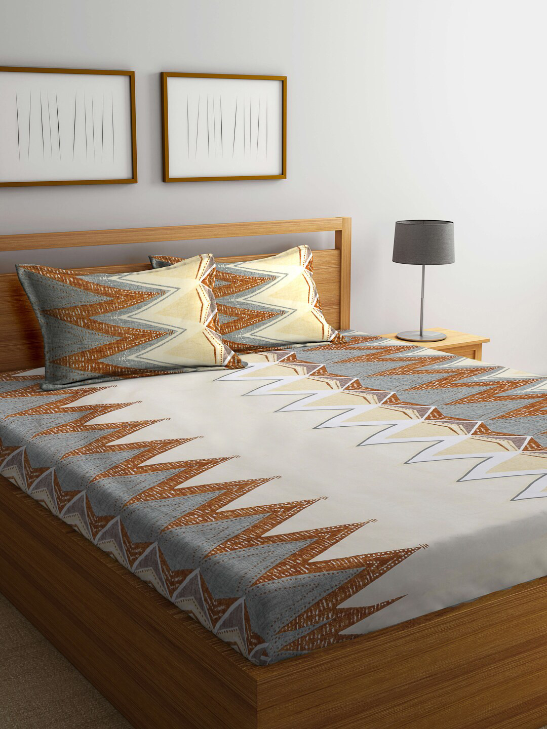 

KLOTTHE Beige & Grey Geometric Printed 300 TC Fitted King Bedsheet With 2 Pillow Covers