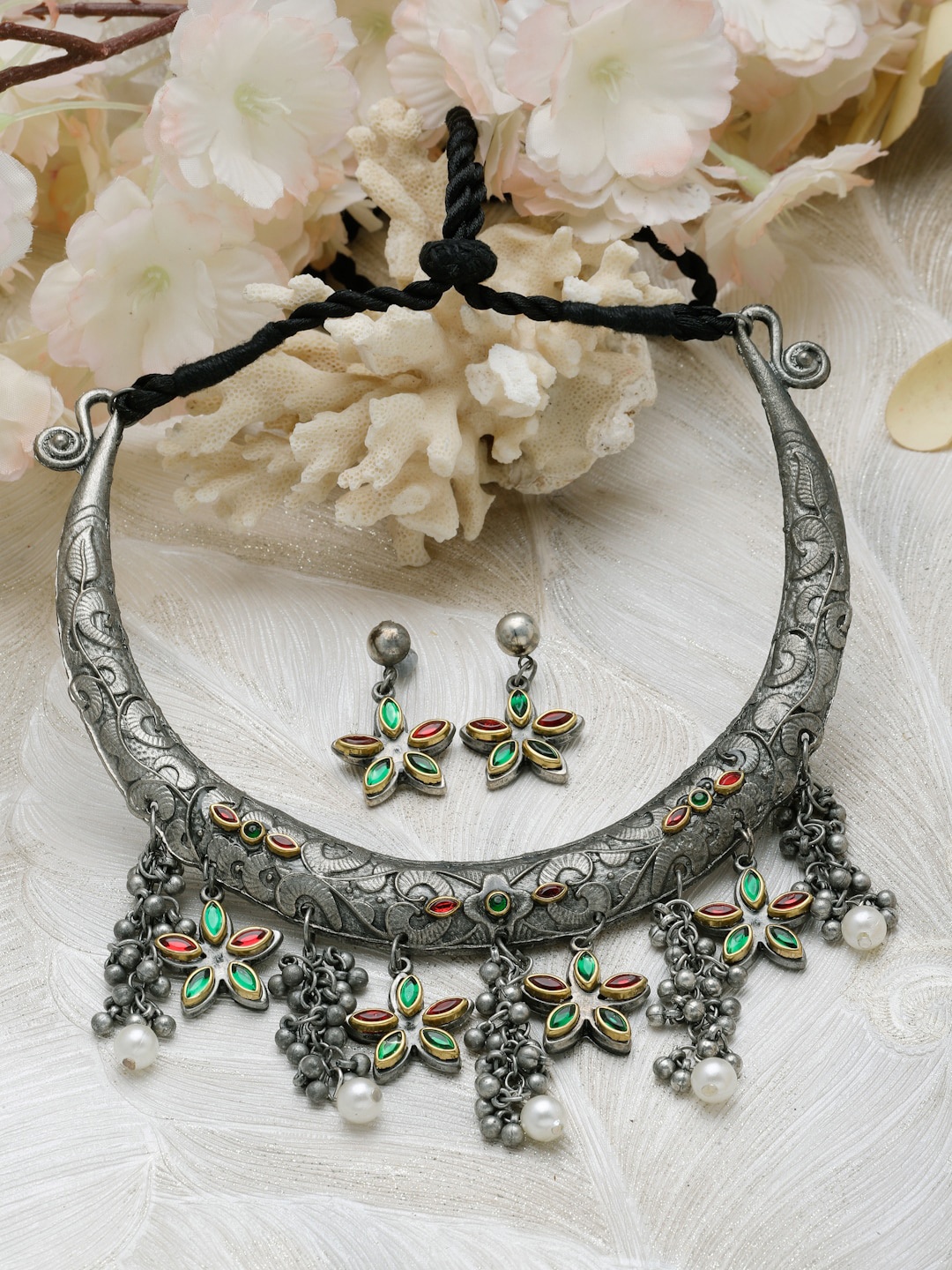 

Moedbuille Silver-Plated Kundan-Studded Oxidised Necklace & Earrings Set