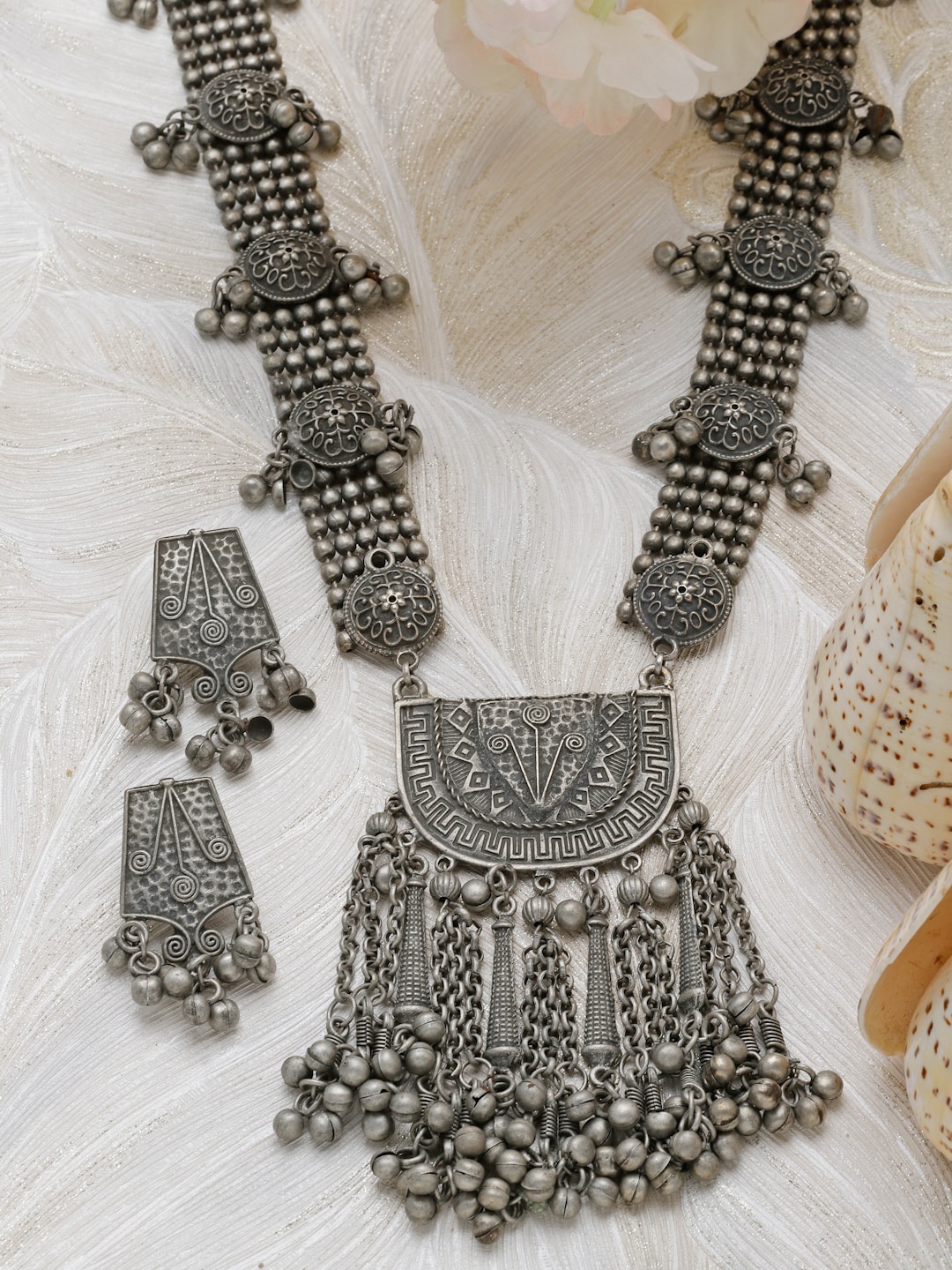 

Moedbuille Silver-Plated Ghungroo Studded Jewellery Set