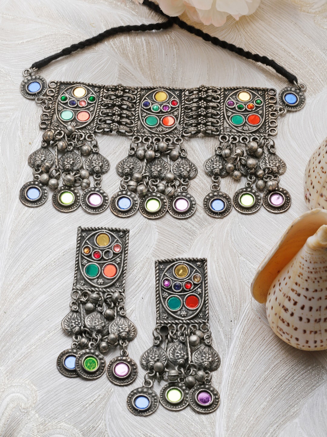 

Moedbuille Silver-Plated Mirror & Crystal Tasselled Jewellery Set