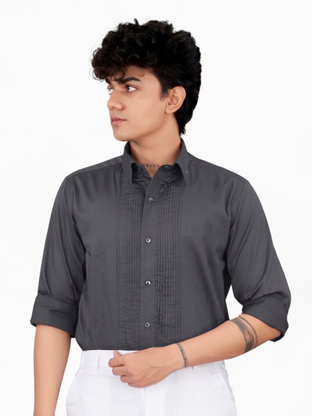 

FRENCH CROWN Standard Fit Pleated Spread Collar Cotton Formal Shirt, Grey