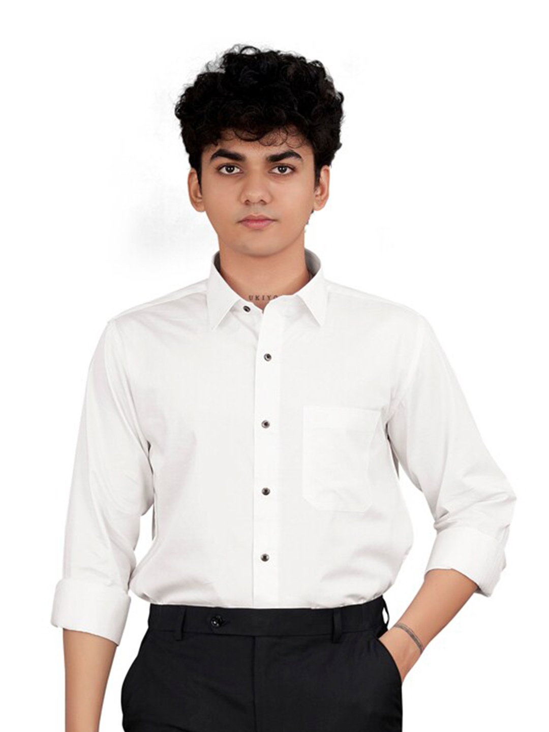 

FRENCH CROWN Standard Fit Spread Collar Cotton Shirt, White