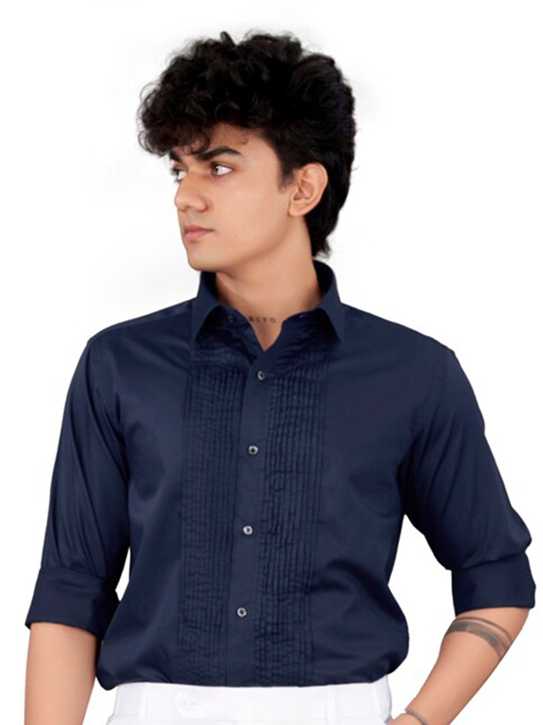 

FRENCH CROWN Standard Fit Spread Collar Pleated Cotton Formal Shirt, Navy blue