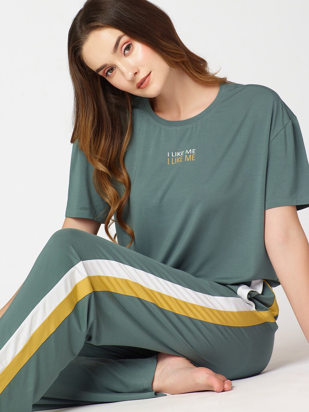 

I like me Green & White Typography Printed Night Suit