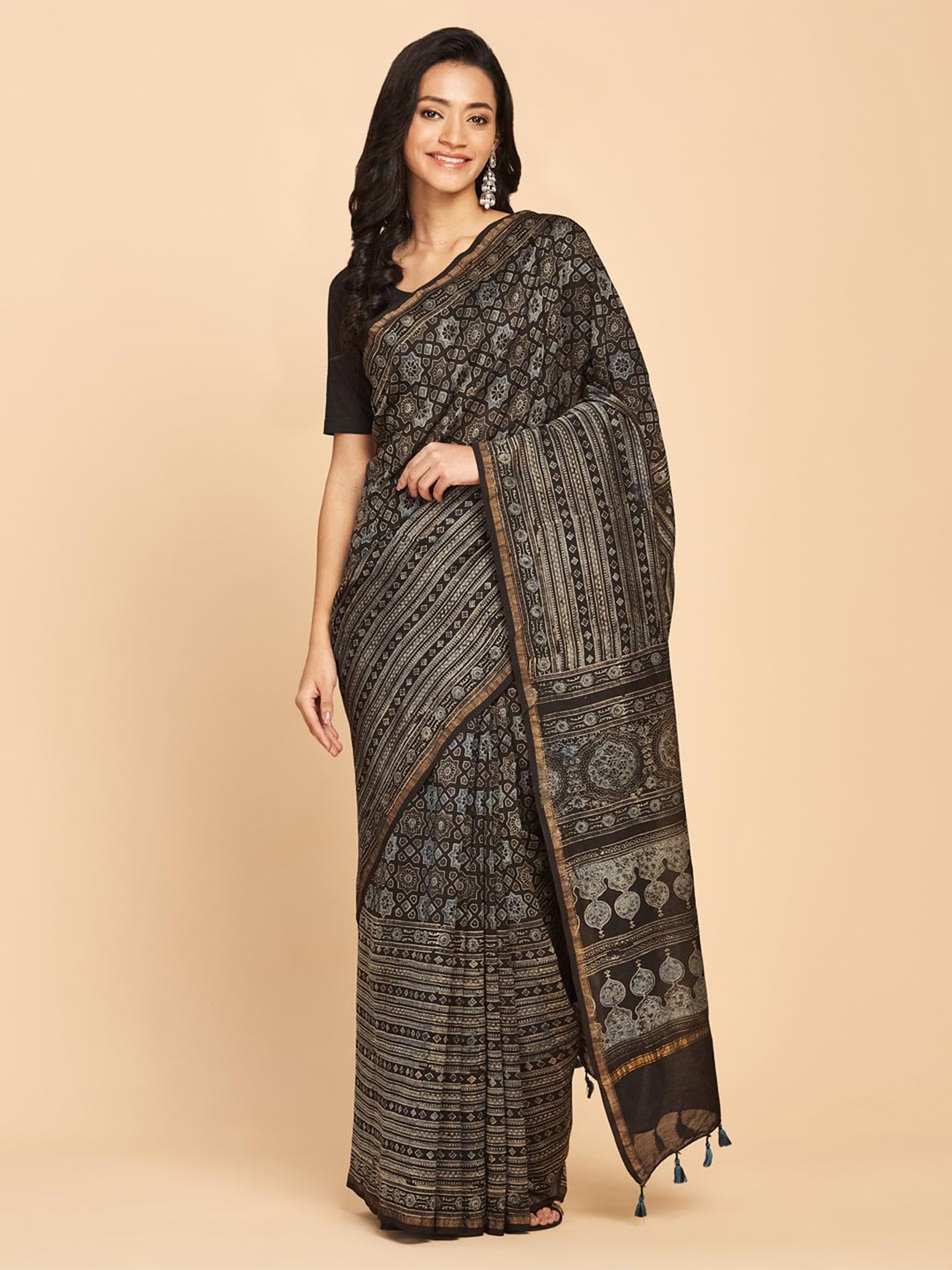 

Fabindia Ethnic Motifs Printed Zari Silk Cotton Saree, Black