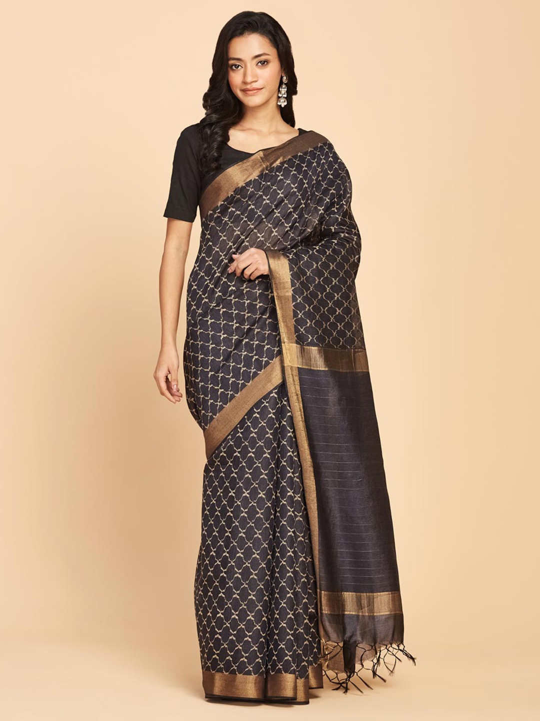 

Fabindia Woven Design Zari Saree, Black