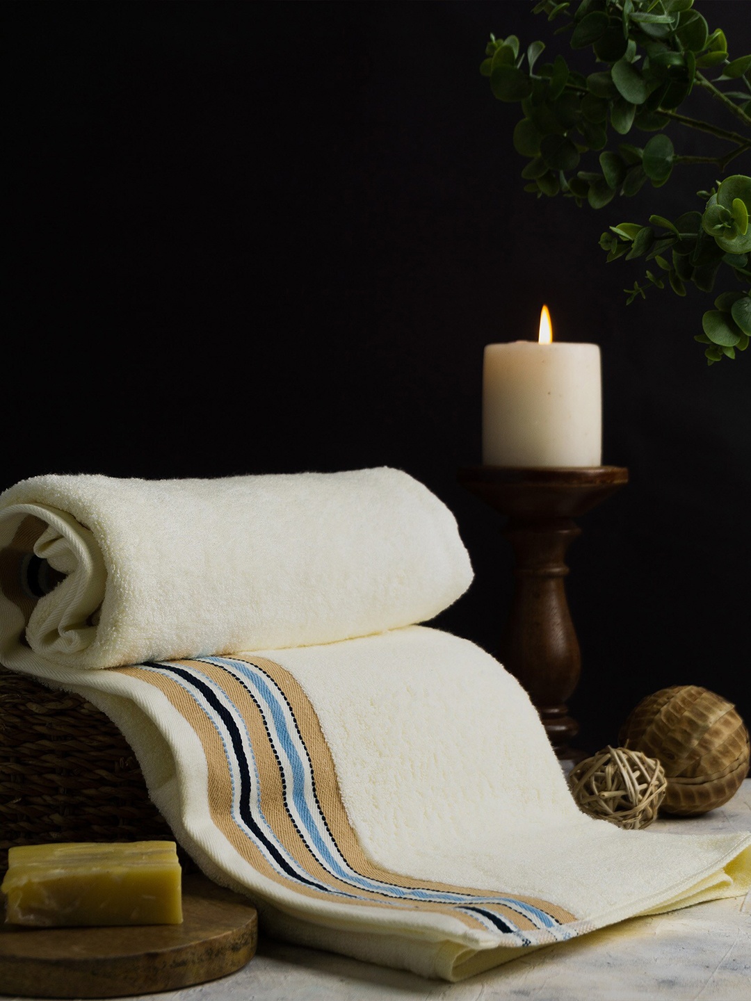 

MUSH White Striped 250 GSM Ultra Soft Absorbent Quick Dry Bath Towel