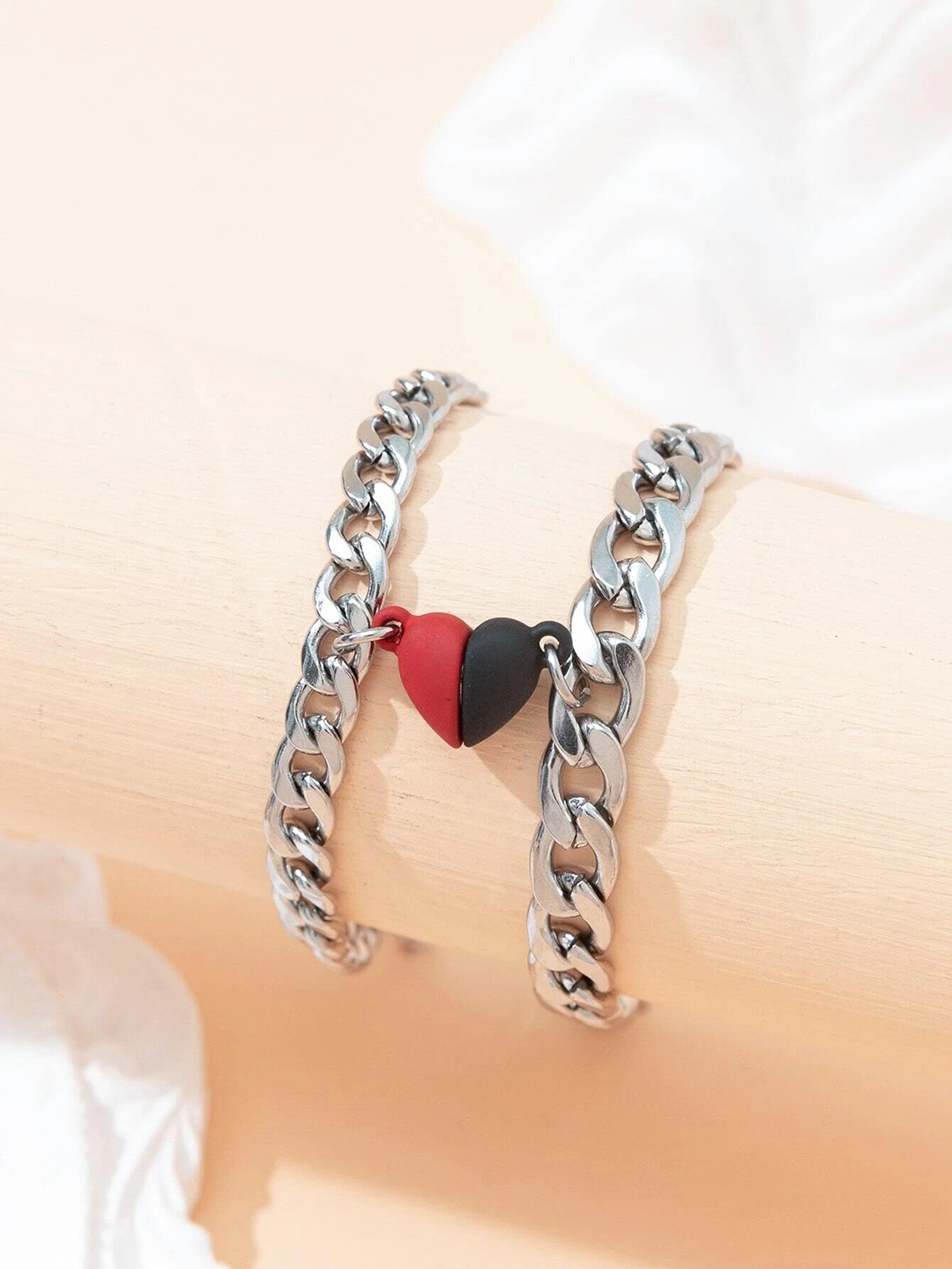 

VIEN Set Of 2 Silver-Plated Couple Link Bracelet
