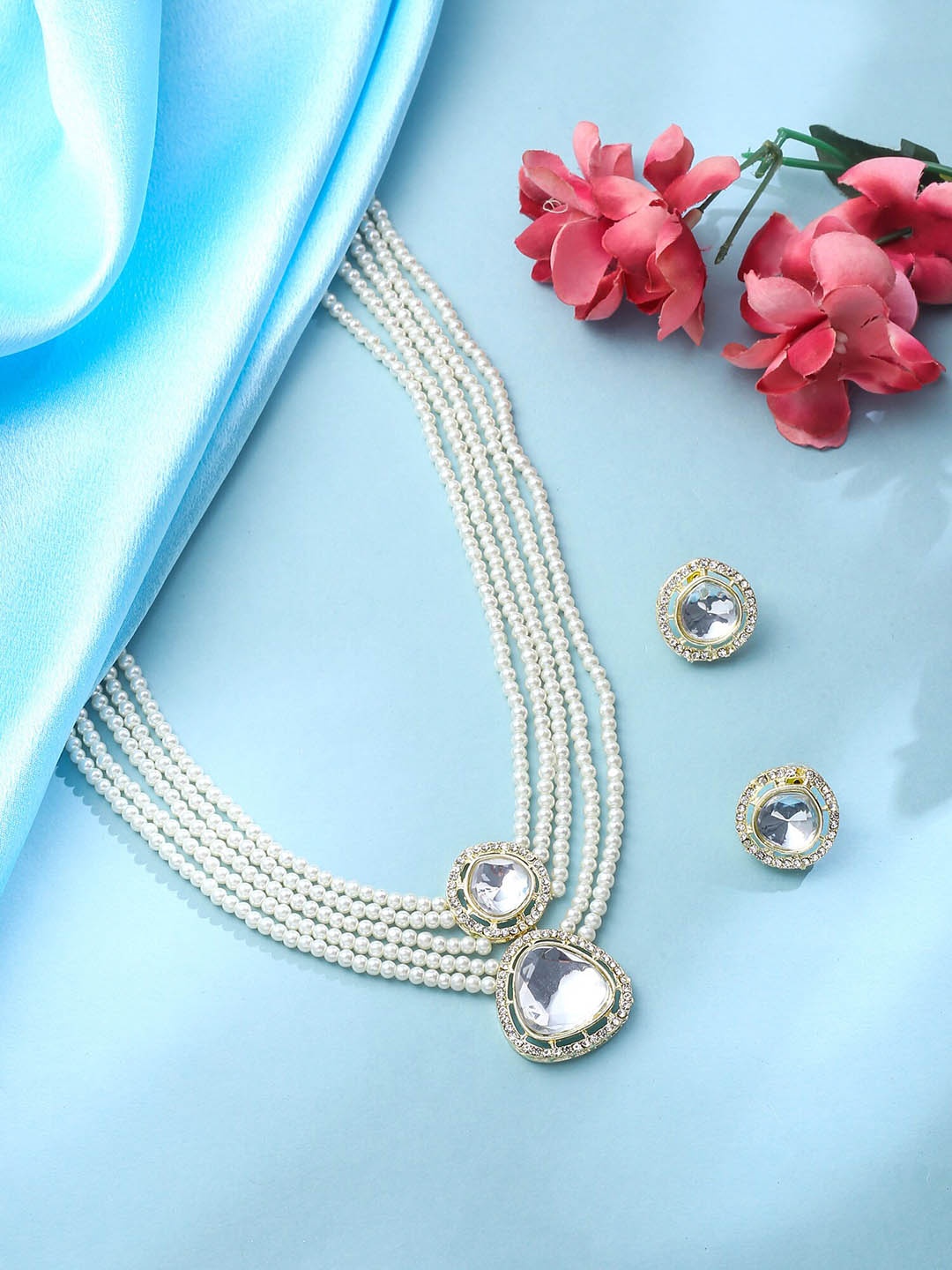 

Yellow Chimes Gold-Plated Kundan-Studded & Beaded Jewellery Set