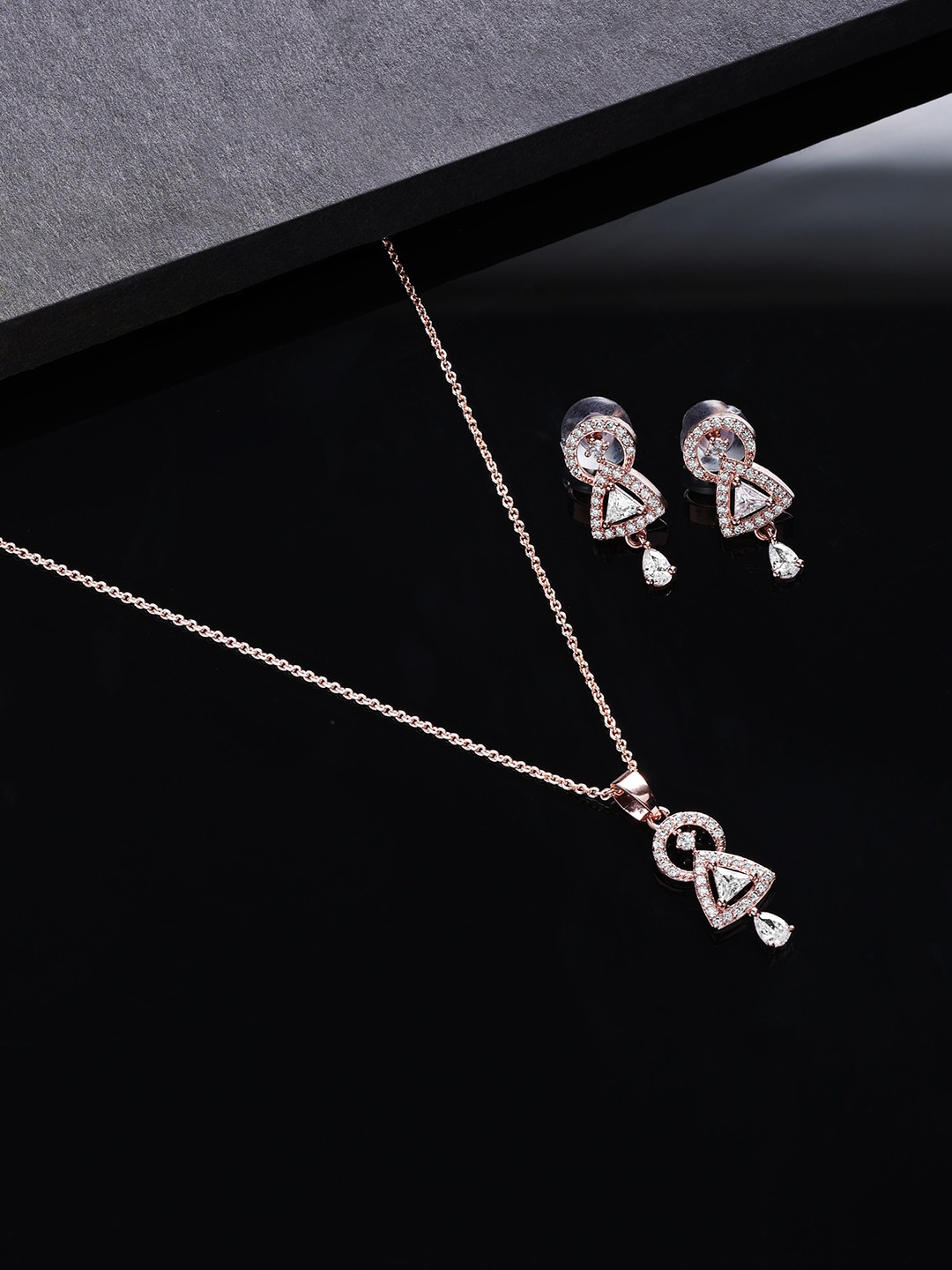 

DressBerry Gold-Toned & White Gold-Plated Cubic Zirconia Jewellery Set