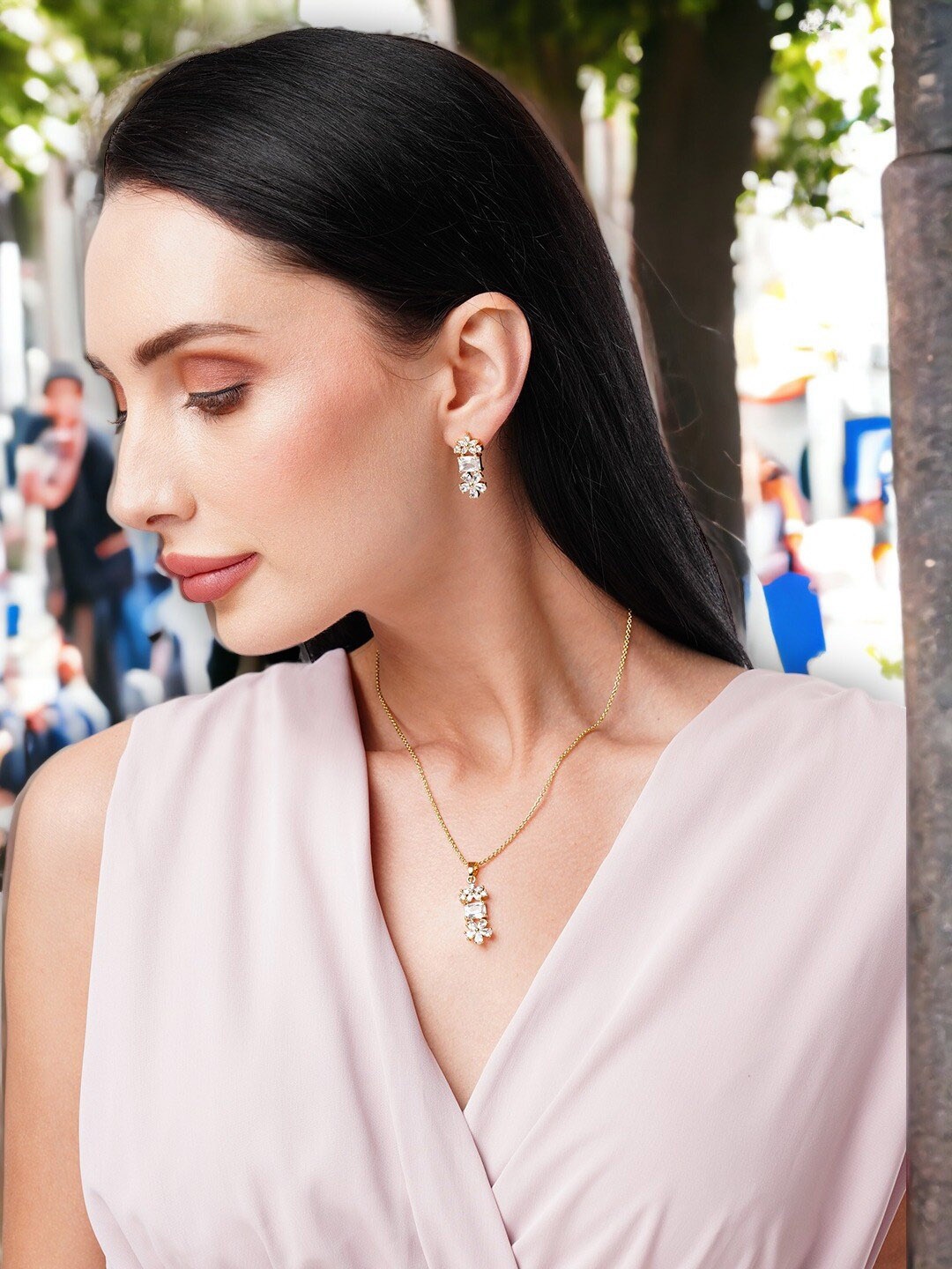 

HOT AND BOLD Gold-Plated AD-Studded & Beaded Jewellery Set