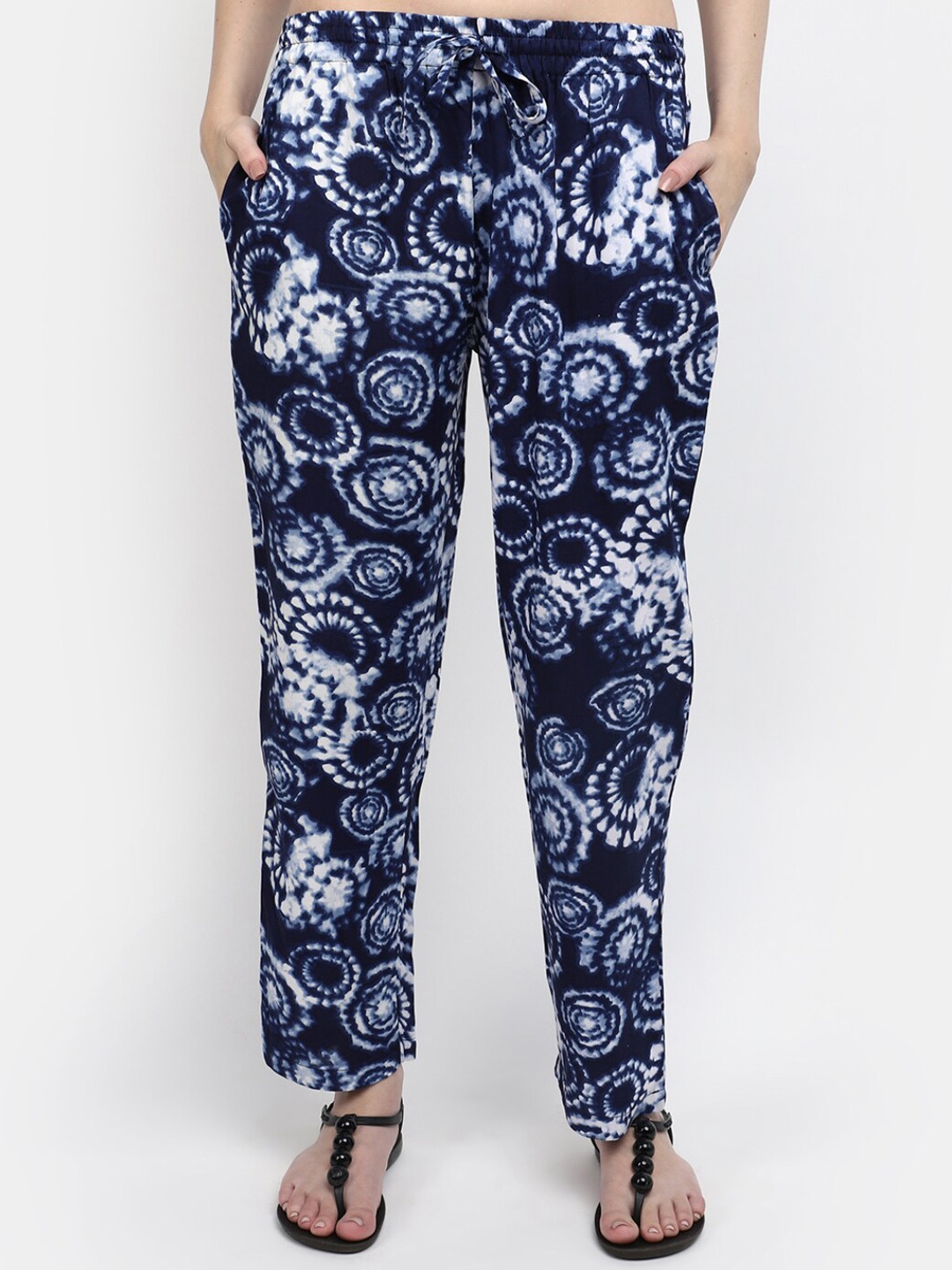 

V-Mart Women Geometric Printed Mid-Rise Trousers, Blue