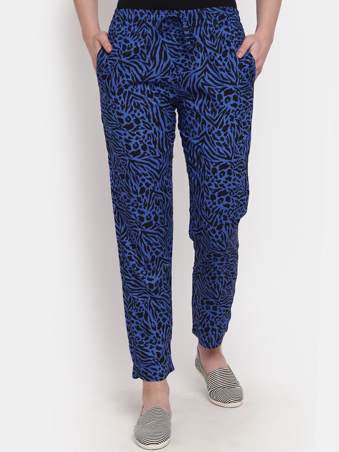 

V-Mart Women Abstract Printed Mid Rise Trousers, Blue