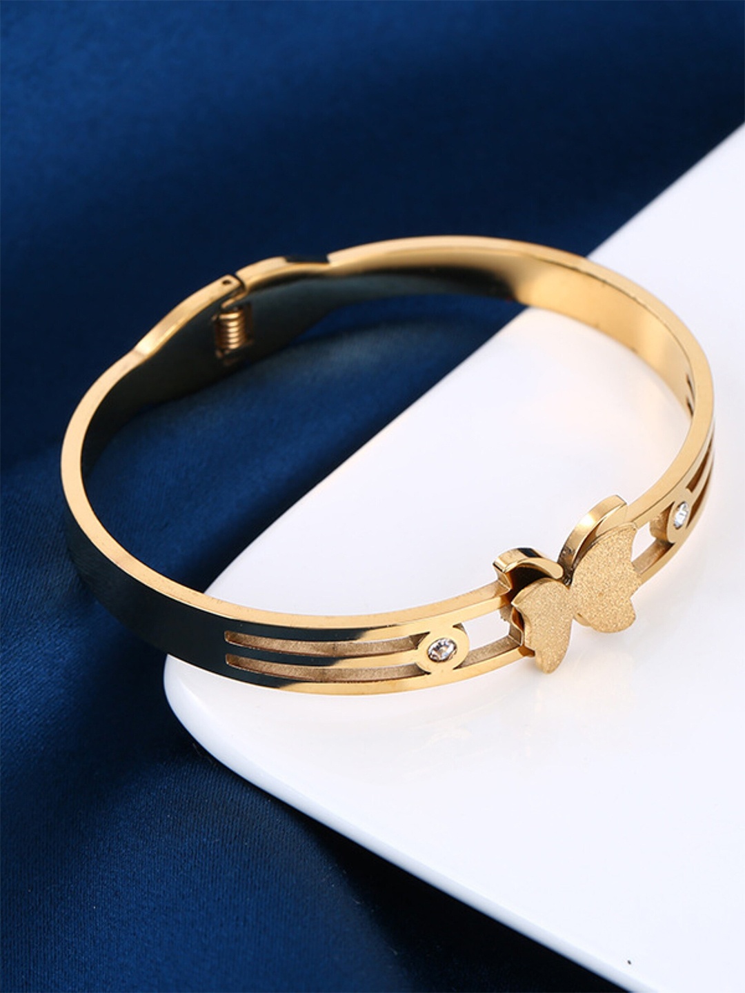 

EL REGALO Gold-Plated Bangle-Style Bracelet