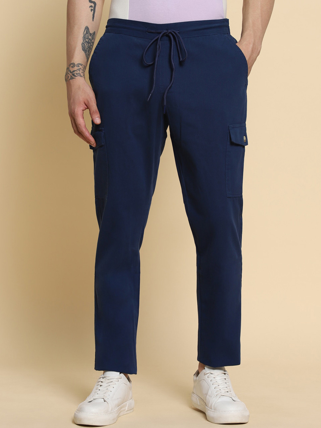 

Dennis Lingo Men Comfort Mid Rise Plain Slim Fit Cargos Trousers, Navy blue